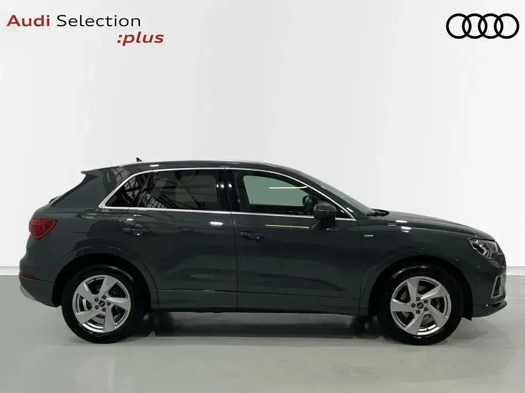 Käytetty Audi Q3 Advanced Plus 150 HP (110 kW) 2022 Harmaa Katumaasturi