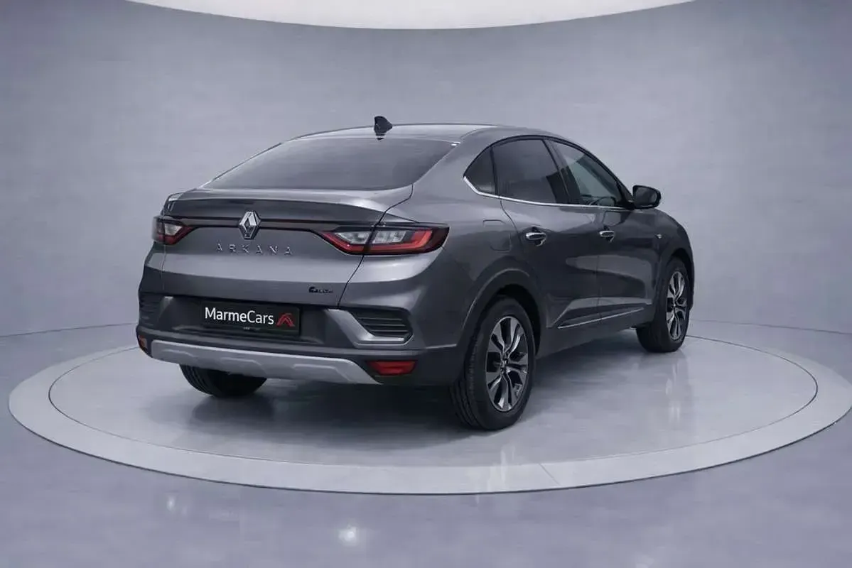 Usado Renault Arkana Techno 144 CV (105 kW) 2025 Gris SUV