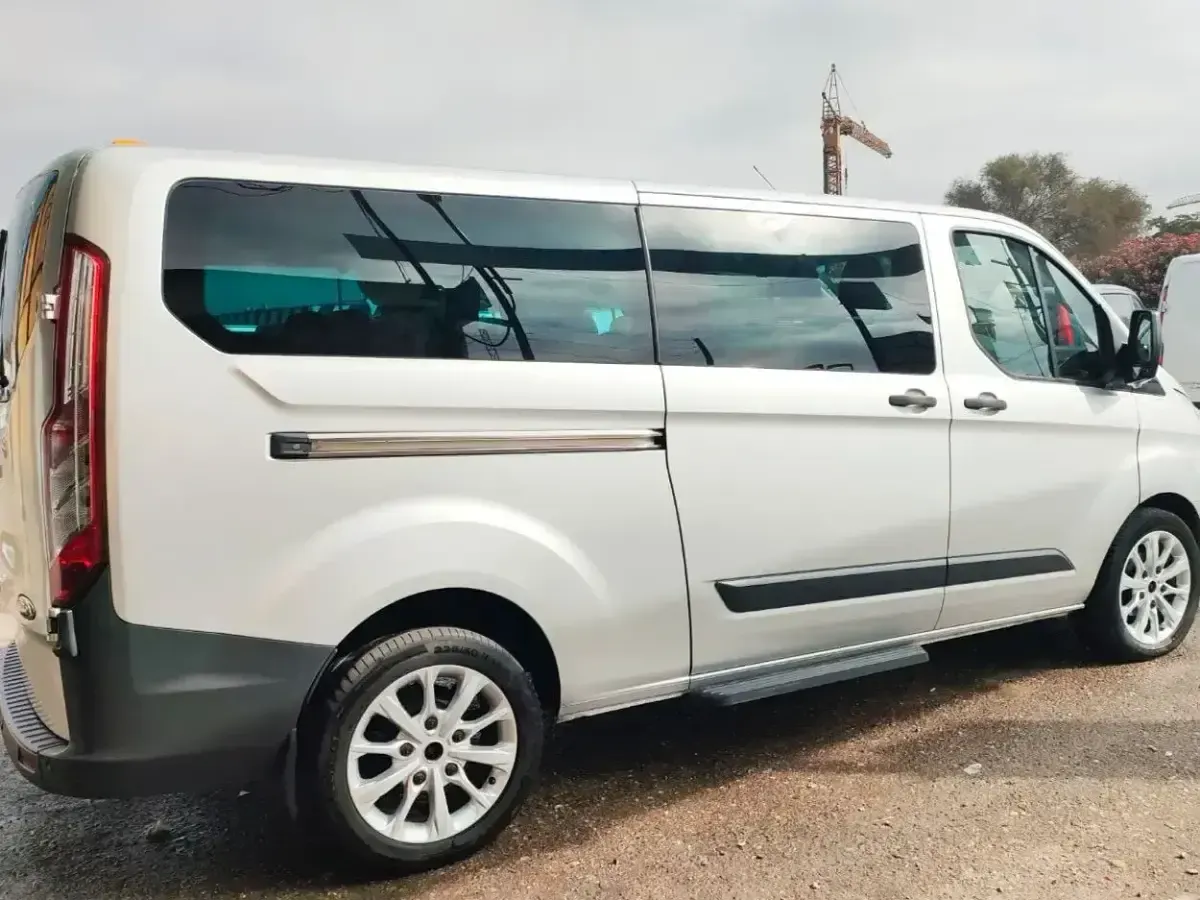 Usado Ford Transit Custom Ambiente 130 CV (95 kW) 2017 Gris Familiar