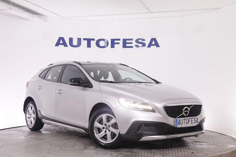 Usado Volvo V40 CC Momentum 150 CV (110 kW) 2017 Plata Familiar