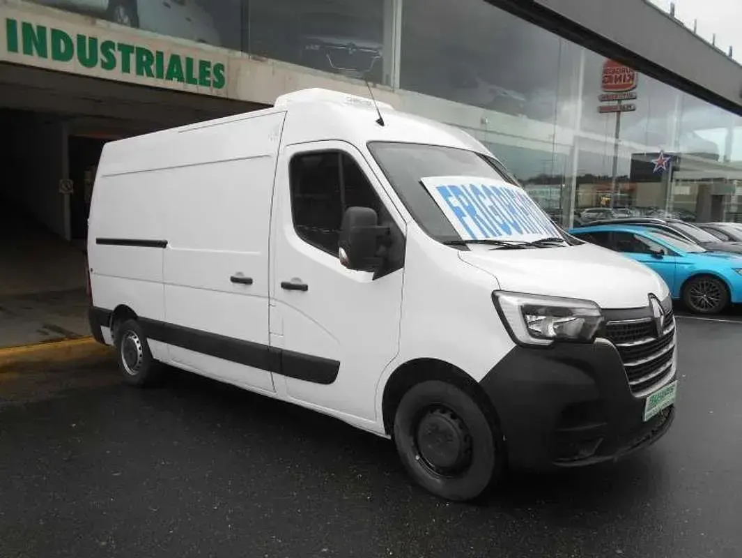 Usado Renault Master 135 CV (99 kW) 2022 Blanco Monovolumen