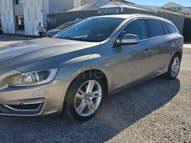 Usado Volvo V60 Momentum 136 CV (100 kW) 2014 Beige Familiar