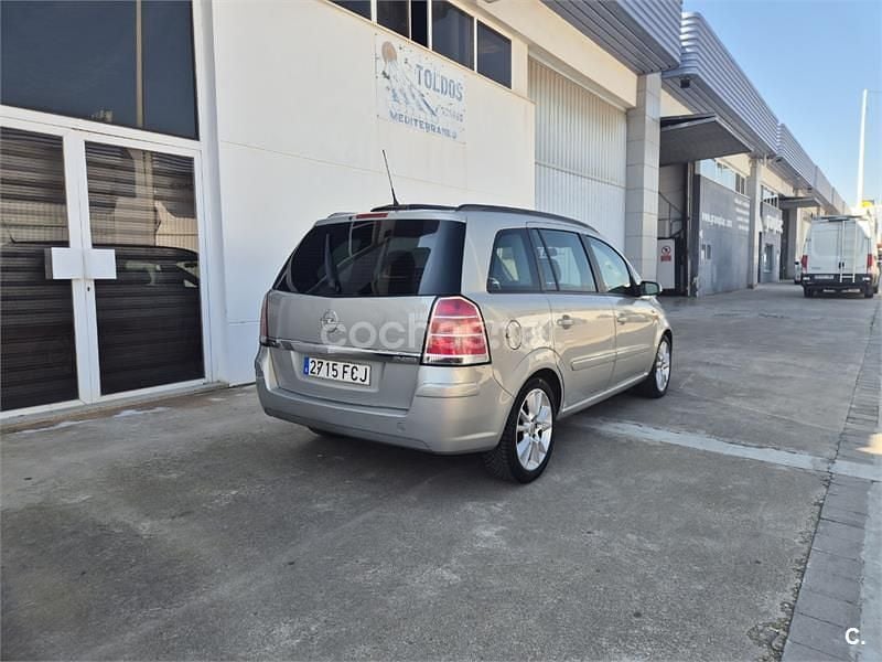Usado Opel Zafira Cosmo 120 CV (88 kW) 2007 Gris / plata Monovolumen