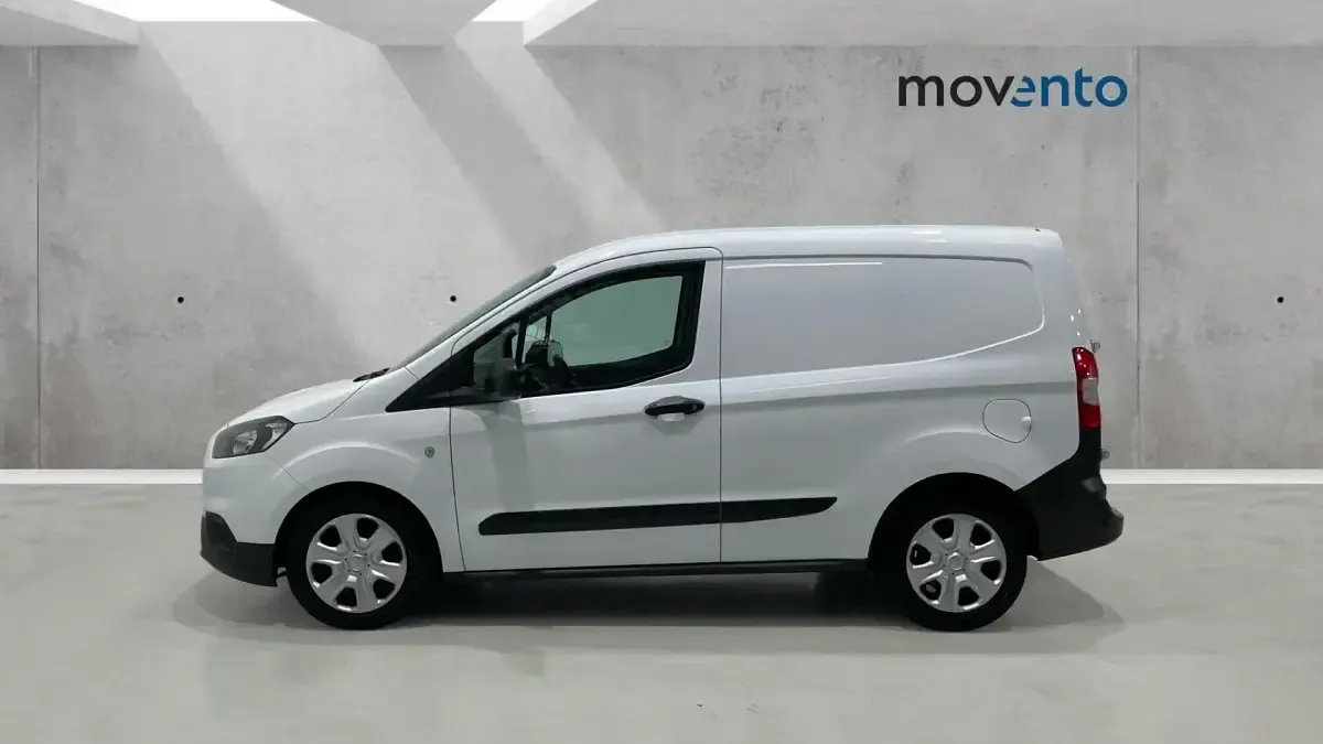 Usado Ford Transit Trend 102 CV (75 kW) 2022 Blanco Van