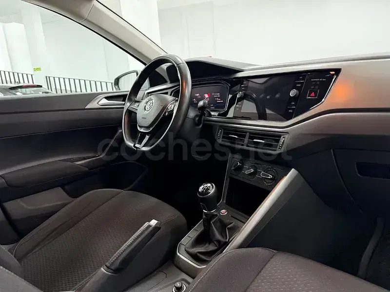 Usado VW Polo Sportline 115 CV (84 kW) 2018 Beige Utilitario