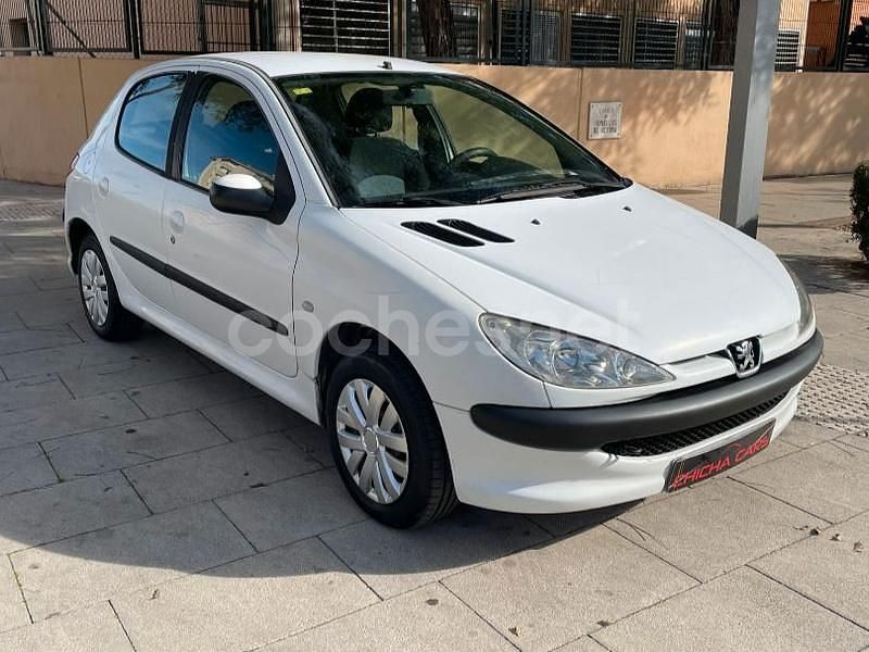 Blanco Usado 2004 Peugeot 206 Berlina | 1950 € (Precio justo) - Imagen 1/4