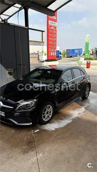 Usado Mercedes A180 122 CV (89 kW) 2018 Negro Berlina