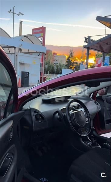 Rojo Usado 2006 Citroën C4 Berlina | 2000 € (Buen precio) - Imagen 1/4