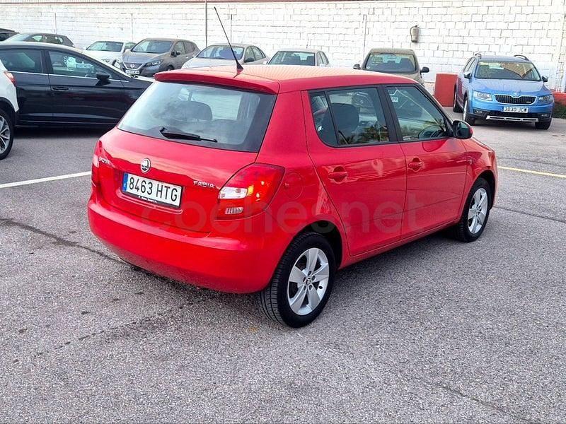 Usado Skoda Fabia 69 CV (50 kW) 2013 Rojo Berlina