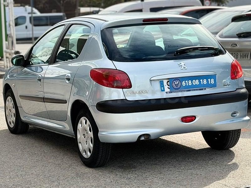 Usado Peugeot 206 75 CV (55 kW) 2005 Azul Berlina