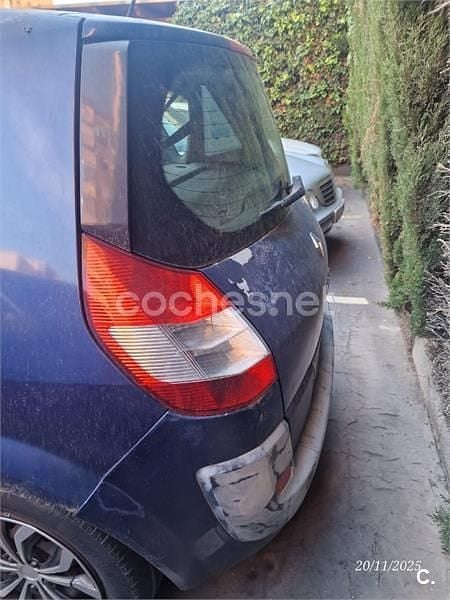 Usado Renault Scénic II Authentique 98 CV (72 kW) 2004 Azul Monovolumen