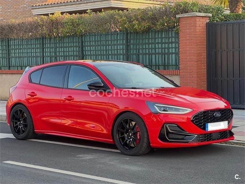 Usado Ford Focus ST 280 CV (205 kW) 2025 Rojo Berlina