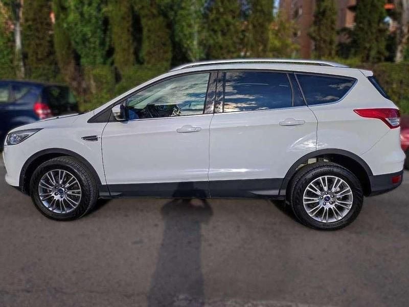 Usado Ford Kuga Trend 140 HP (102 kW) 2014 Branco SUV