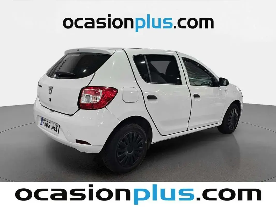 Usado Dacia Sandero Ambiance 75 CV (55 kW) 2015 Blanco Utilitario
