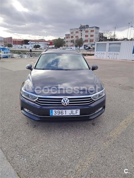 Usado VW Passat Advance 150 CV (110 kW) 2016 Negro Familiar