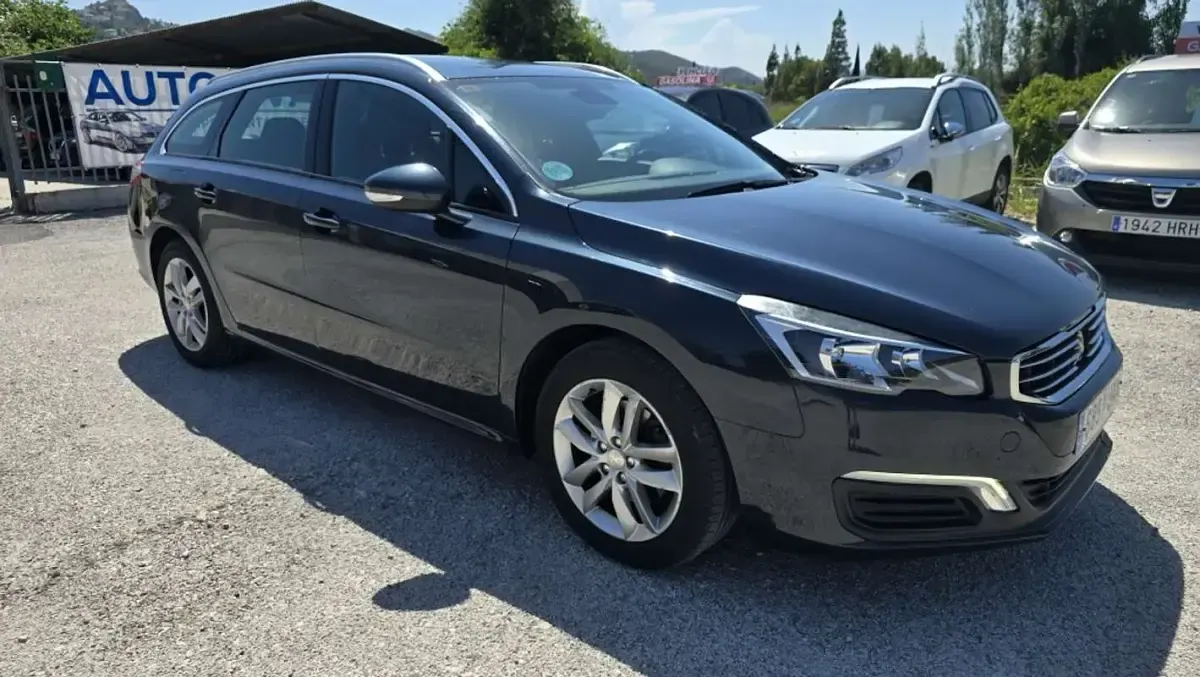 Usado Peugeot 508 SW Active 150 CV (110 kW) 2017 Azul Familiar