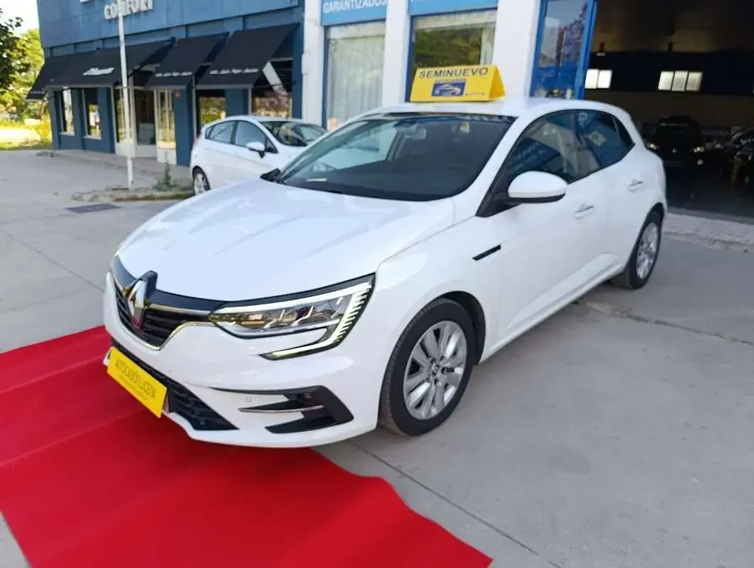 Usado Renault Mégane GrandTour Equilibre 116 CV (85 kW) 2022 Blanco Familiar