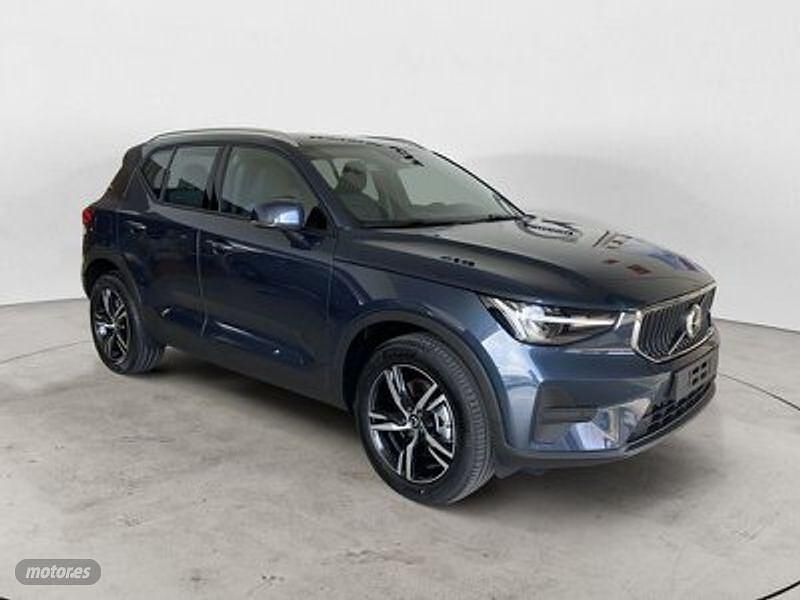 Azul Nuevo 2025 Volvo XC40 Core SUV | 36.900 € (Precio justo) - Imagen 1/4