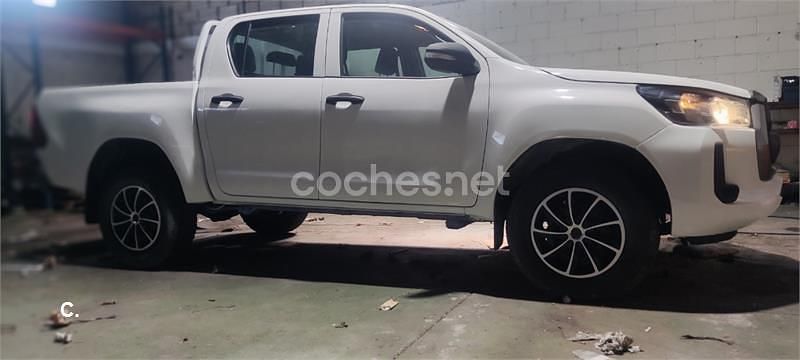 Usado Toyota HiLux Plus 150 CV (110 kW) 2021 Blanco Pickup/Camioneta