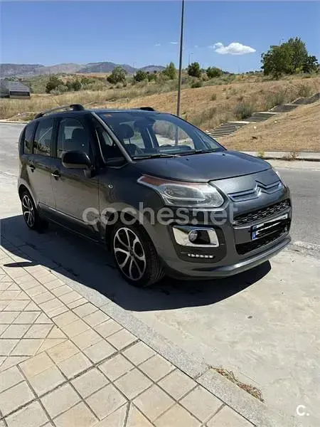 Usado Citroën C3 Picasso Exclusive 99 CV (72 kW) 2017 Negro Monovolumen