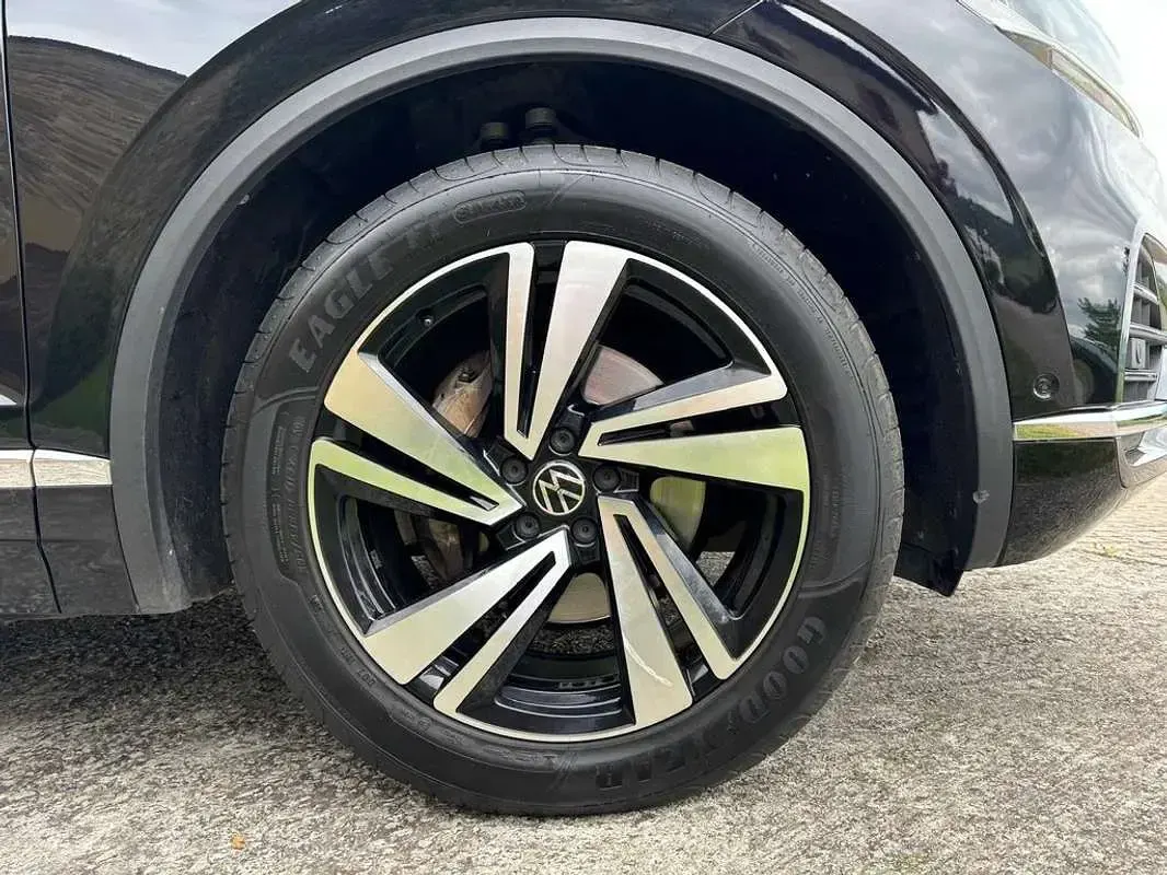 Usado VW Touareg 231 CV (169 kW) 2022 Negro SUV