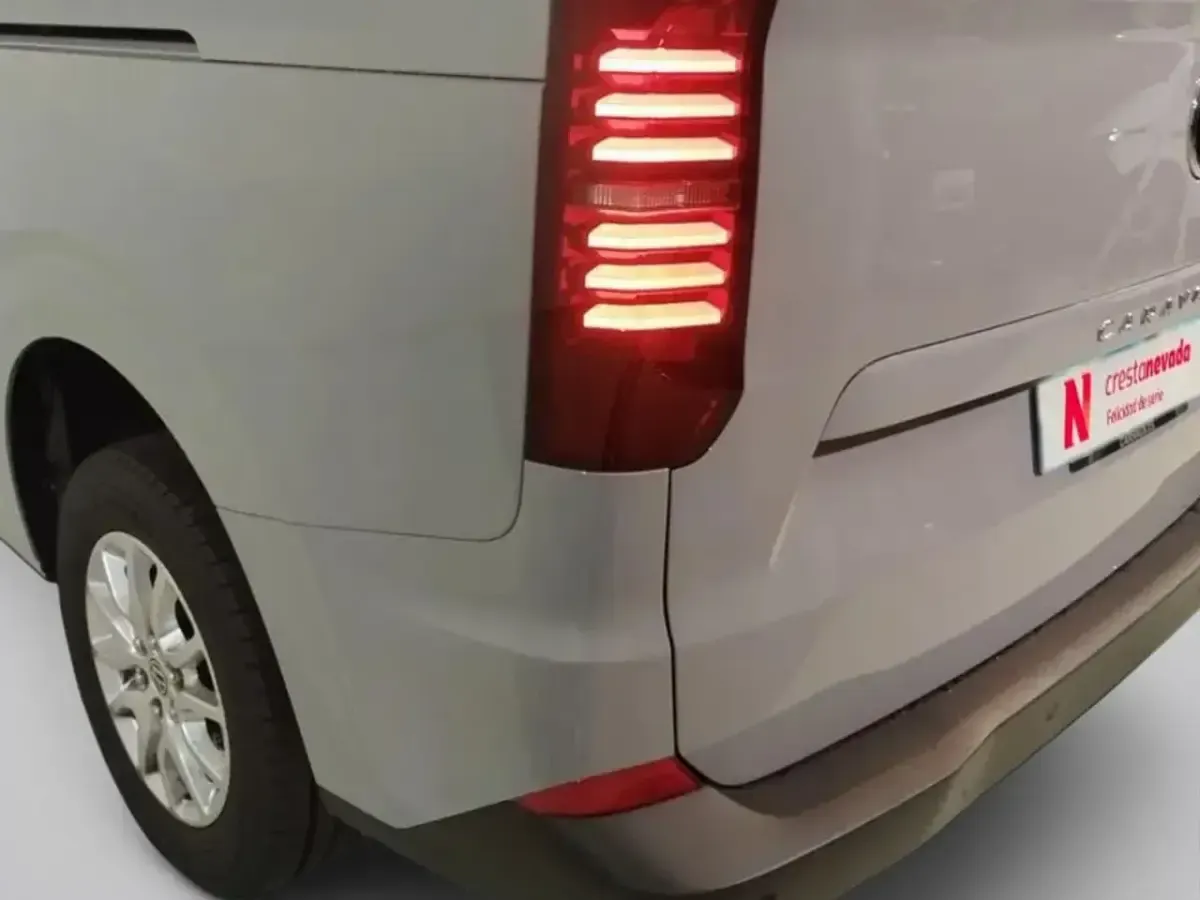 Usado VW Caravelle 150 CV (110 kW) 2025 Gris Van