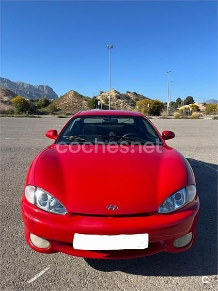 Usado Hyundai Coupé 114 CV (83 kW) 1998 Rojo Coupe