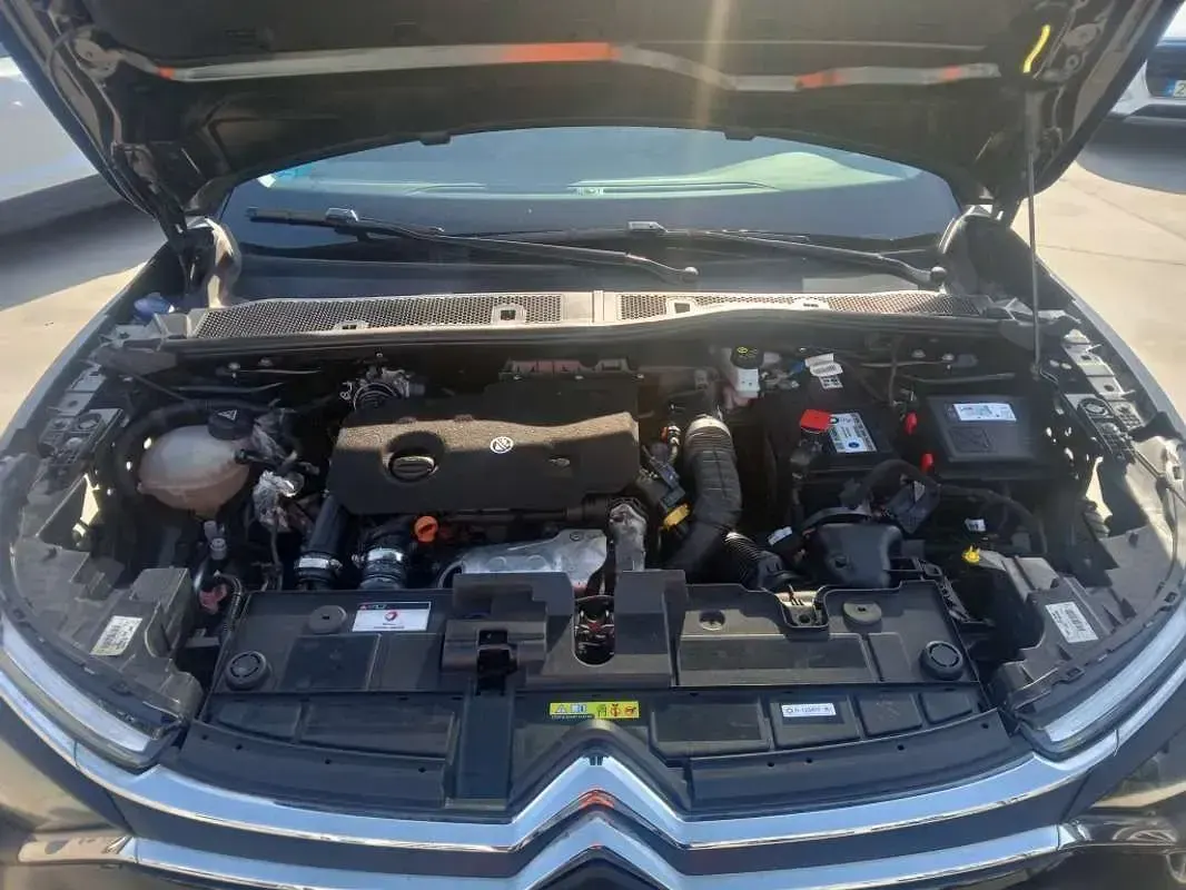Usado Citroën C4 Live 110 CV (80 kW) 2022 Negro Utilitario