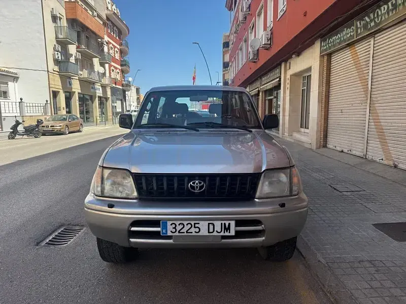 Usado Toyota Land Cruiser 125 CV (91 kW) 1999 Gris / plata SUV