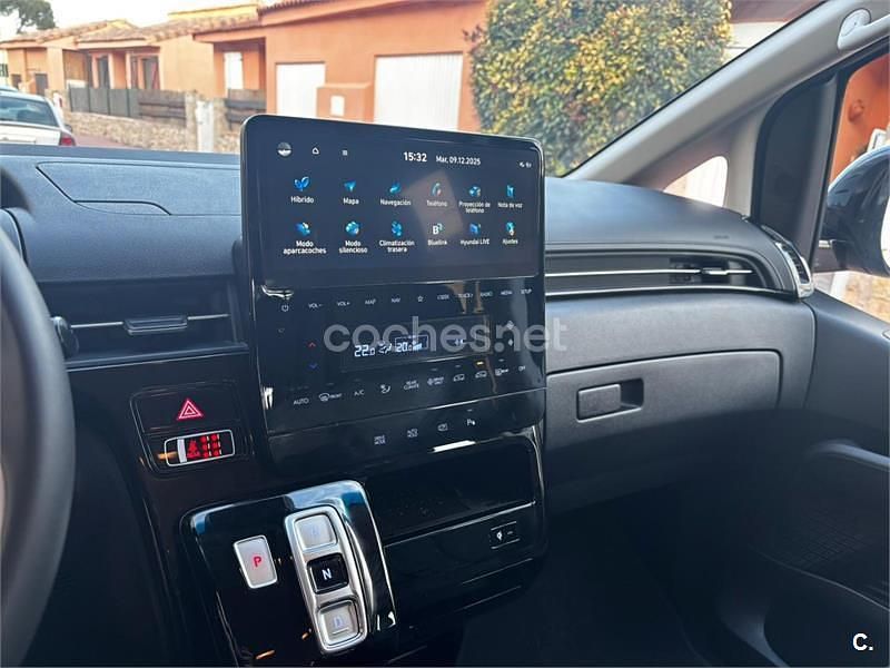 Usado Hyundai Staria 225 CV (165 kW) 2025 Azul Monovolumen