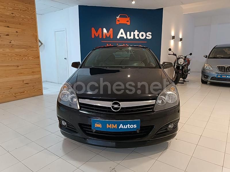 Usado Opel Astra GTC Cosmo 100 CV (73 kW) 2006 Negro Berlina