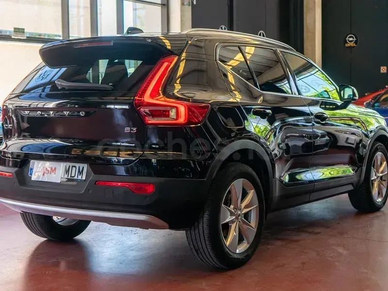 Usado Volvo XC40 Plus 163 CV (119 kW) 2023 Negro SUV