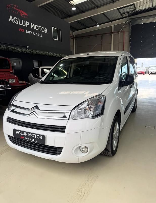 Usado Citroën Berlingo Tonic 92 CV (67 kW) 2014 Blanco Monovolumen