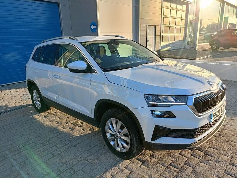Usado Skoda Karoq Ambition 115 CV (84 kW) 2022 Blanco SUV