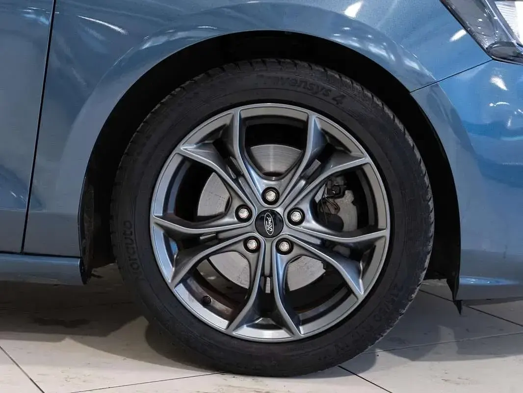Usado Ford Focus ST-Line 125 CV (91 kW) 2019 Azul Familiar
