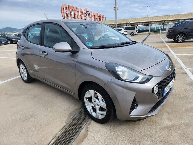 Gris Usado 2021 Hyundai i10 Utilitario | 12.500 € (Un poco caro) - Imagen 1/4