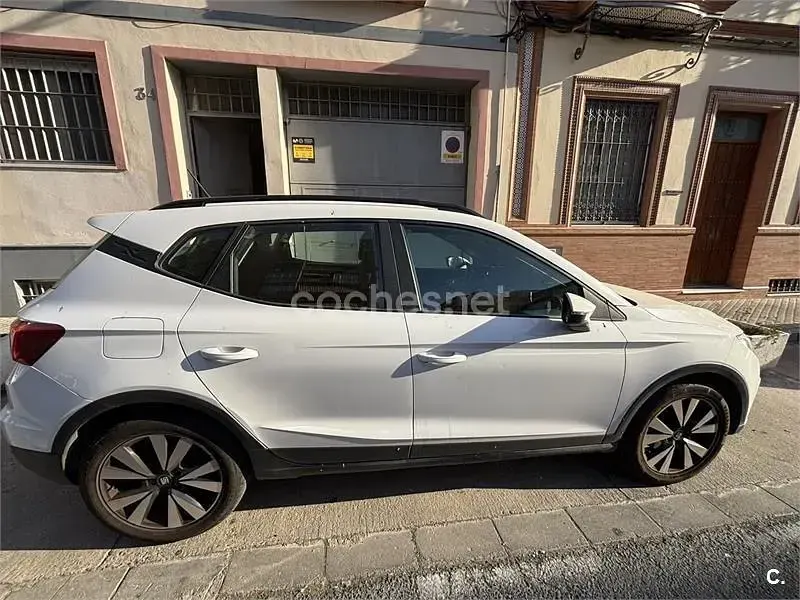 Usado Seat Arona Style 110 CV (80 kW) 2021 Blanco SUV