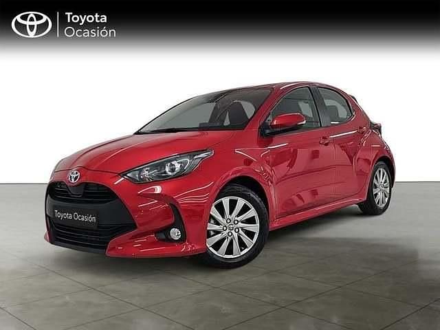 Rojo Usado 2021 Toyota Yaris Hybrid Active Utilitario | 17.890 € (Un poco caro) - Imagen 1/4