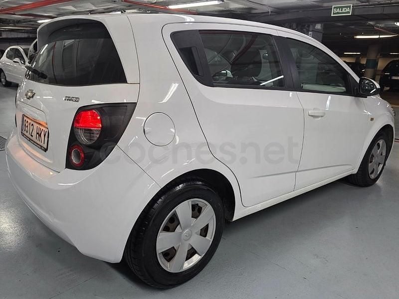 Usado Chevrolet Aveo LT 95 CV (69 kW) 2012 Blanco Berlina
