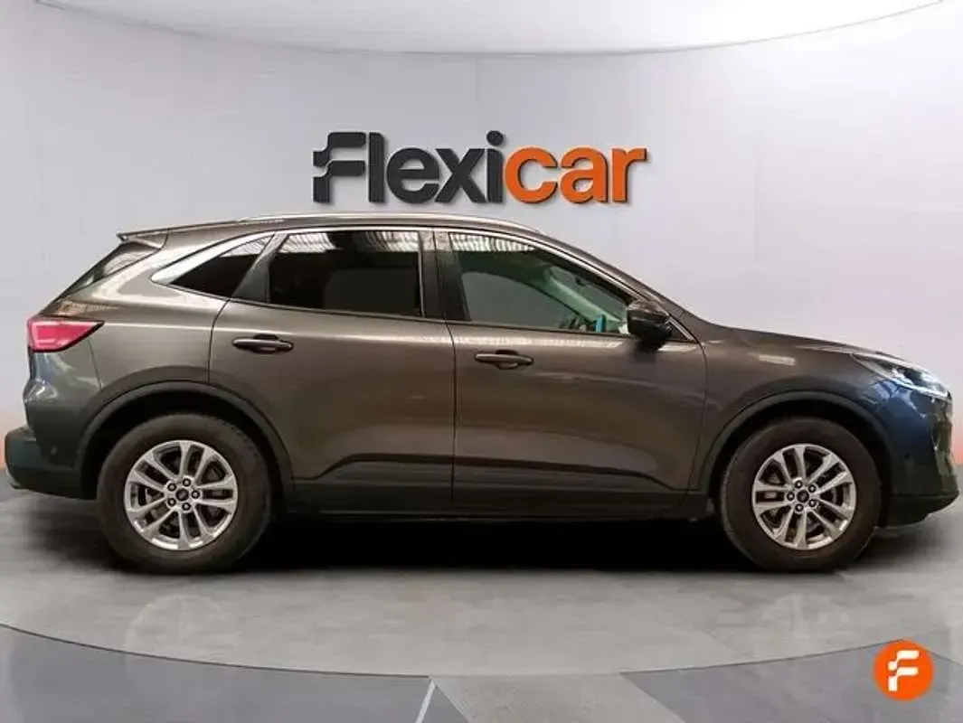 Usado Ford Kuga Titanium 150 CV (110 kW) 2023 Gris SUV