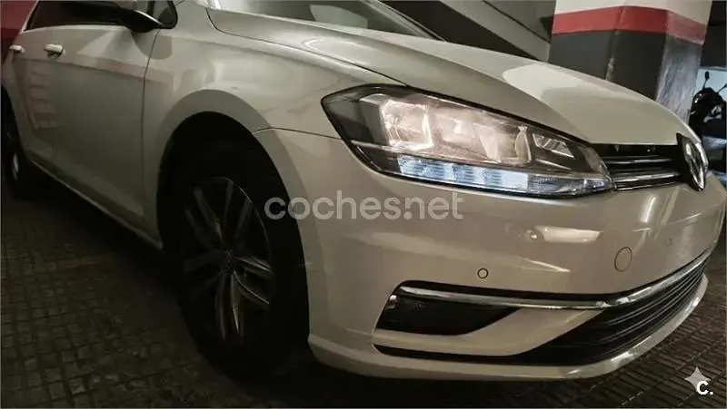 Usado VW Golf VII Advance 150 CV (110 kW) 2020 Blanco Familiar
