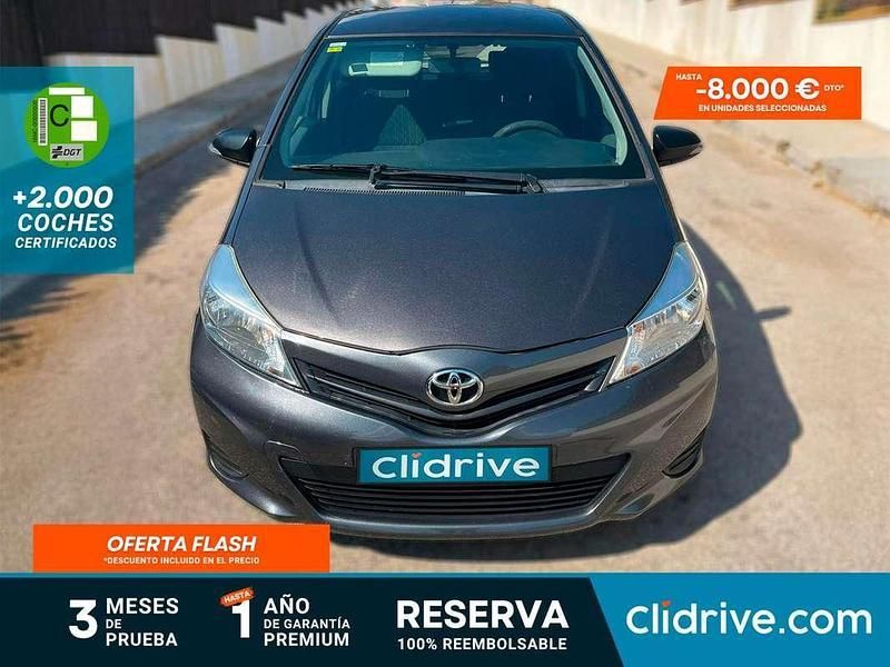Gris Usado 2012 Toyota Yaris City Berlina | 5290 € (Precio justo) - Imagen 1/3