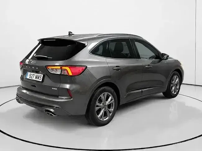 Usado Ford Kuga ST-Line 190 CV (139 kW) 2024 Gris SUV