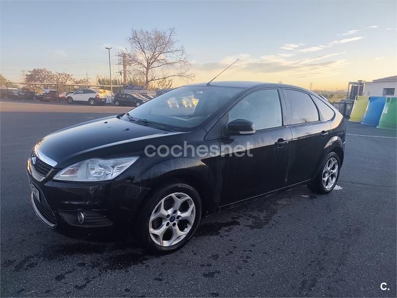 Usado Ford Focus Titanium 90 CV (66 kW) 2010 Negro Berlina