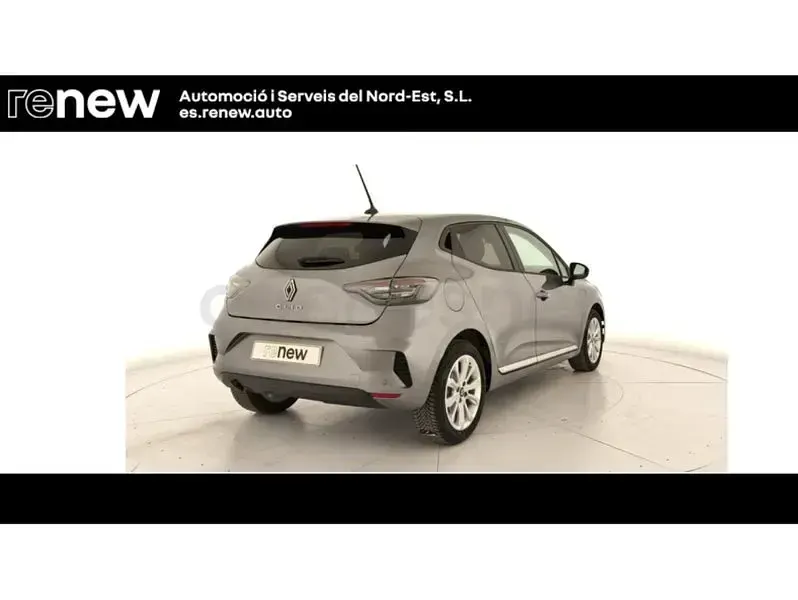 Usado Renault Clio V Evolution 100 CV (73 kW) 2025 Gris / plata Berlina