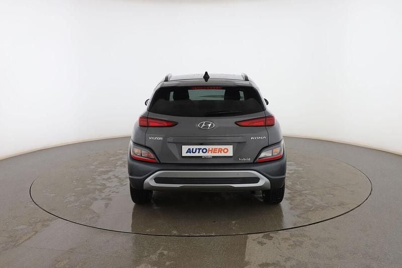 Usado Hyundai Kona 141 CV (103 kW) 2022 Gris SUV