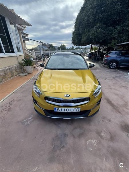 Usado Kia XCeed 140 CV (102 kW) 2020 Amarillo SUV