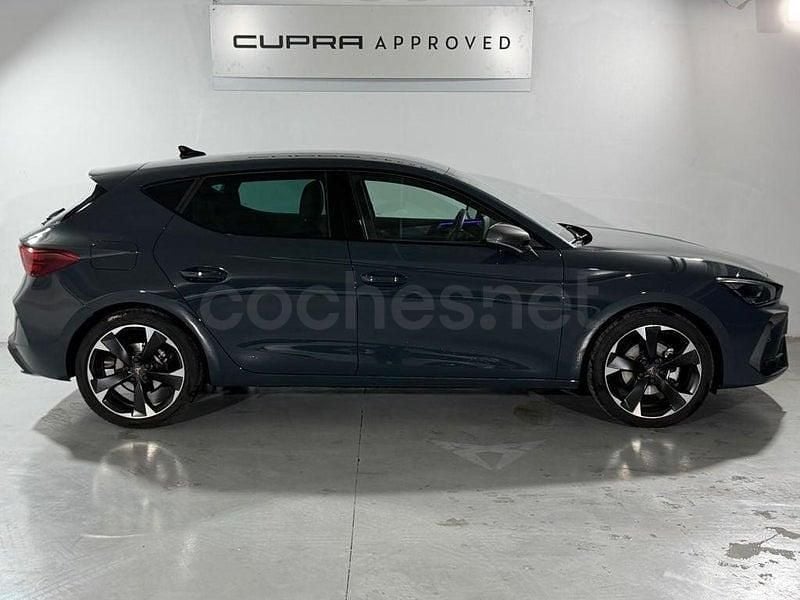 Usado Cupra Leon 150 CV (110 kW) 2025 Azul Berlina