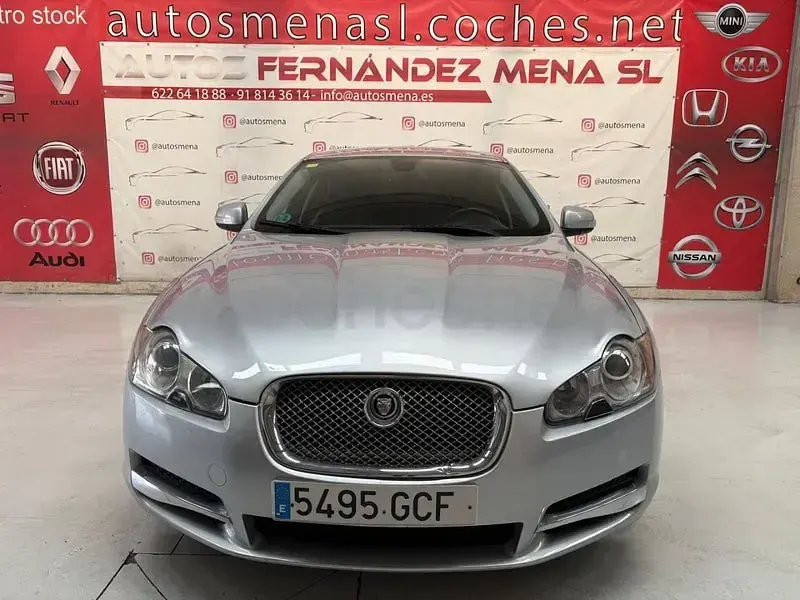 Usado Jaguar XF Premium Luxury 238 CV (175 kW) 2008 Gris / plata Berlina