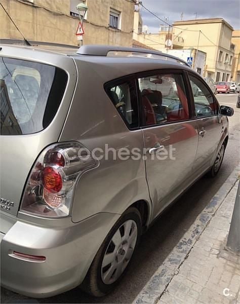 Usado Toyota Corolla Verso Sol 116 CV (85 kW) 2005 Beige Monovolumen